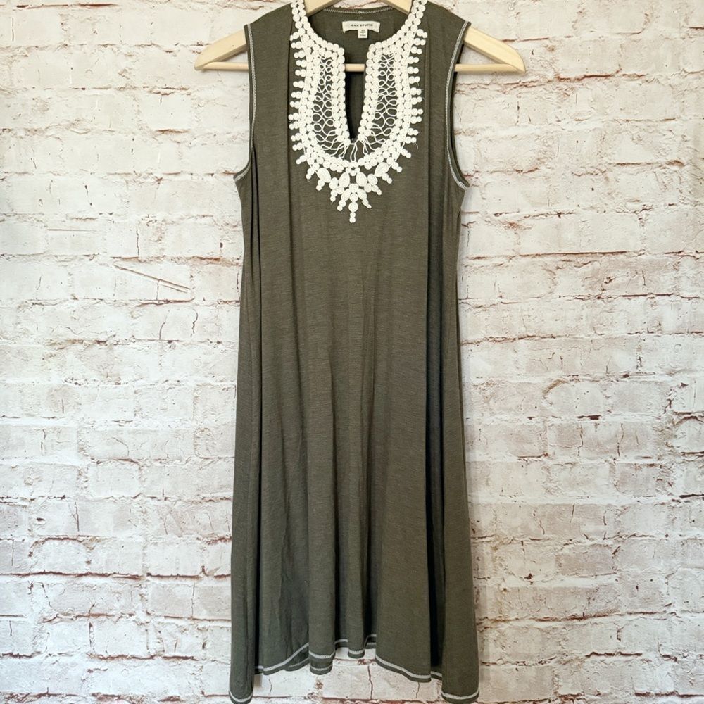 Max Studio crochet sleeveless shift dress